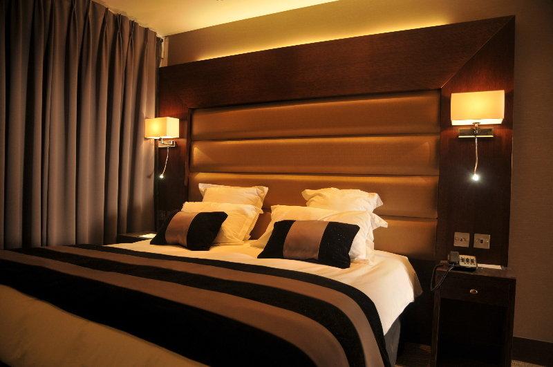Park Grand Heathrow 4*
