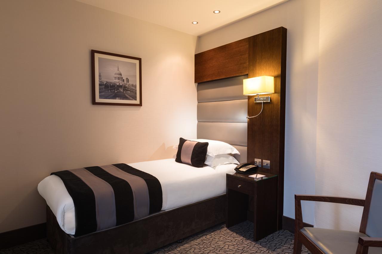 Hotel Park Grand Heathrow 4*
