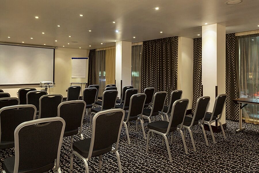 Hotel Park Grand Heathrow Hounslow